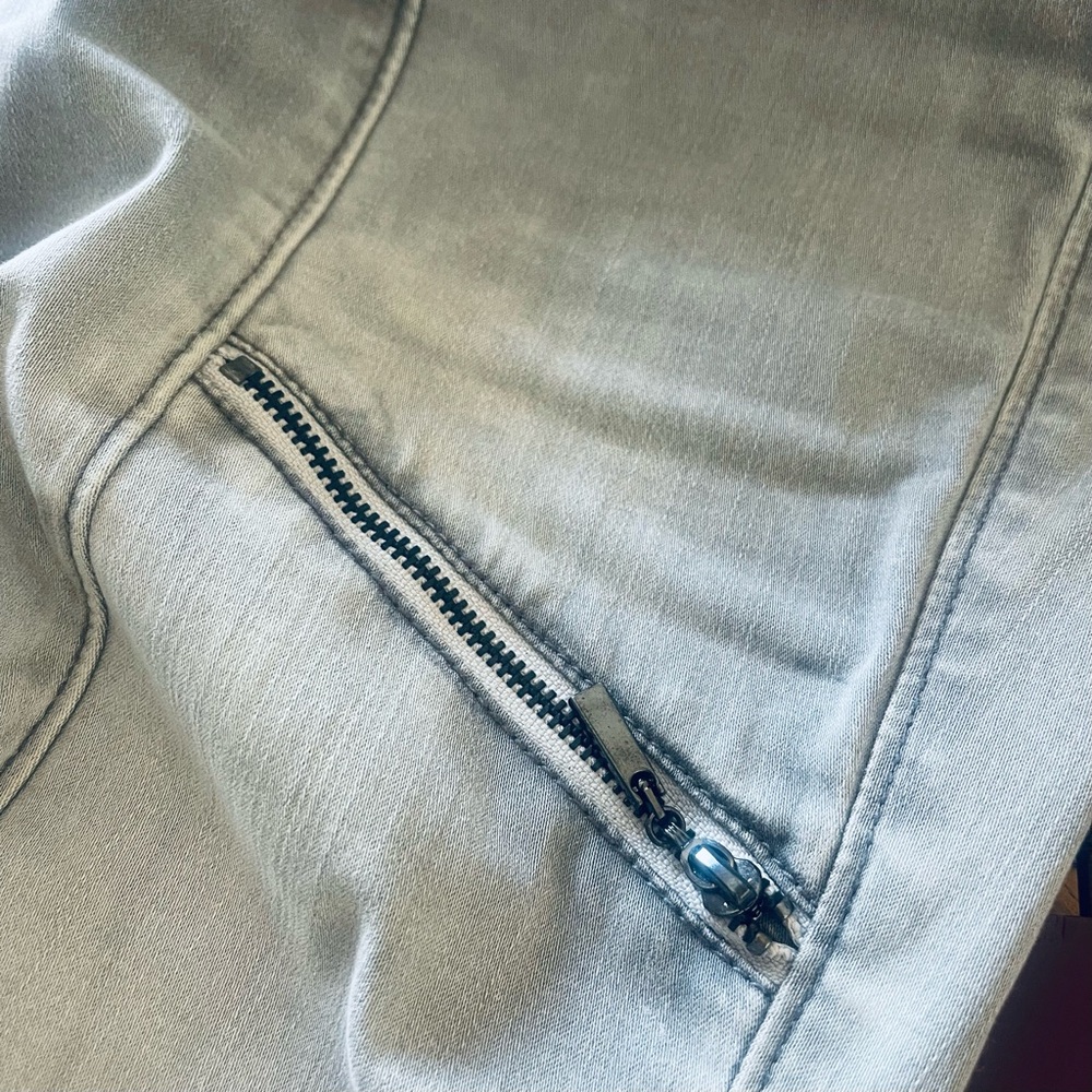 White House Black Market Gray Women Jeans - Picture 16 of 16